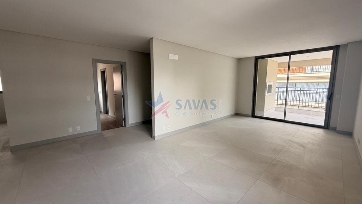 AMPLO 3 SUÍTES - ALTO PADRÃO JUNTO A BEIRAMAR